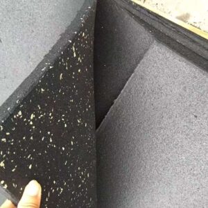 Piso Borracha Comum 15mm 500x500mm